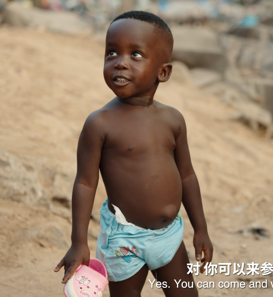 视频截图，来自影视飓风：洋人丢的电子垃圾，都去哪了？12:04 https://www.bilibili.com/video/BV133xFzKEsd/?t=724